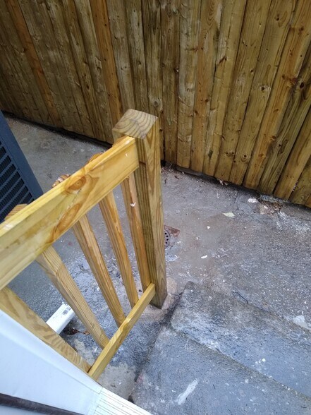 Building Photo - 2054 Ann St