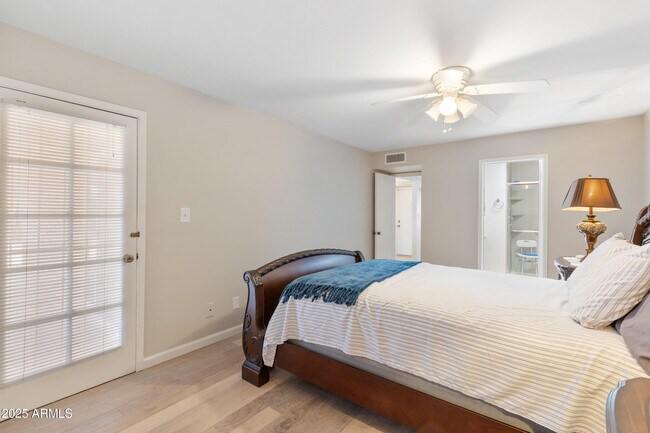 Building Photo - 9444 E Lawndale Pl