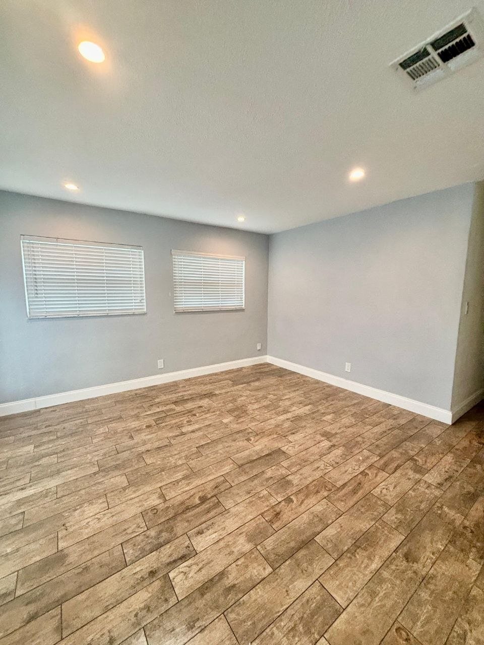 Building Photo - 7622 Cassino Ave