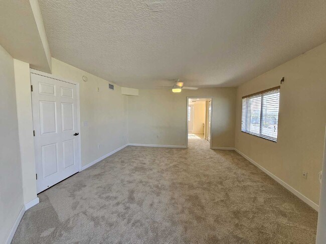 Building Photo - Seaside Serenity Awaits: Spacious 3-Bedroo...