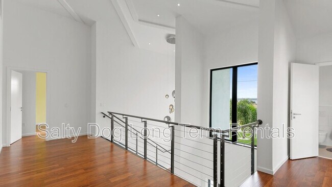 Building Photo - 3001 John Anderson Dr