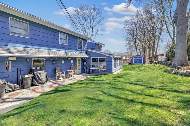 Building Photo - 239 Bayberry Ln