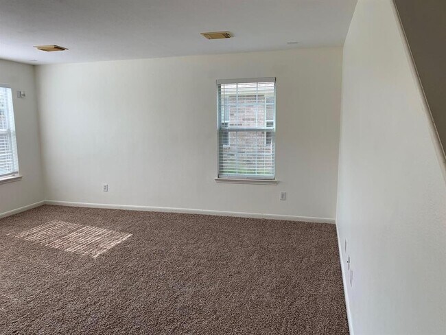 Building Photo - 2034 Crossing Nexus Ln