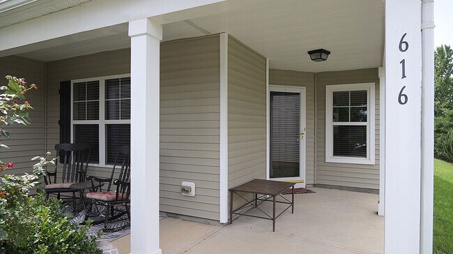 Building Photo - Immaculate Home in Collington Farms