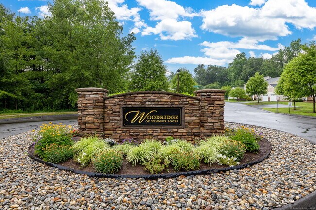 Building Photo - 94 Oak Ridge Dr