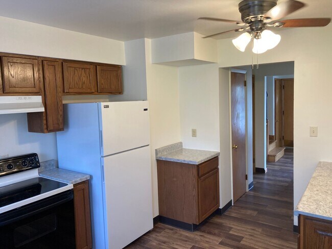 Building Photo - Eastridge Apartments