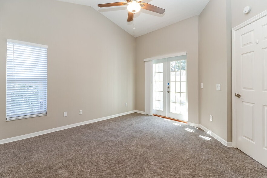 Building Photo - 8646 Persea Ct