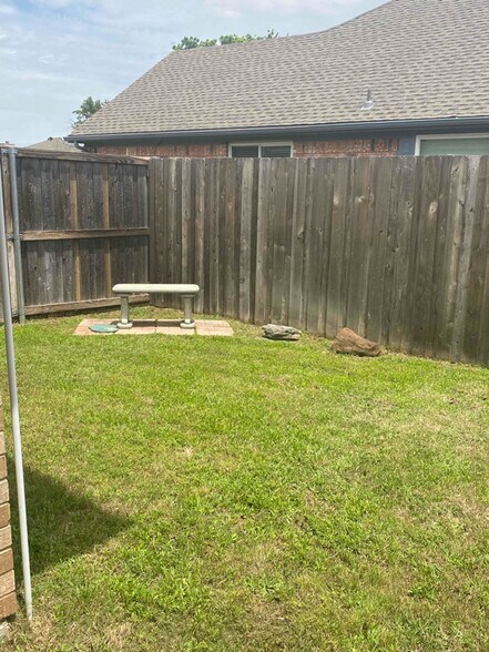 Building Photo - 1630 Cedar Elm Dr