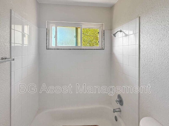 Building Photo - 4110 34th Ave