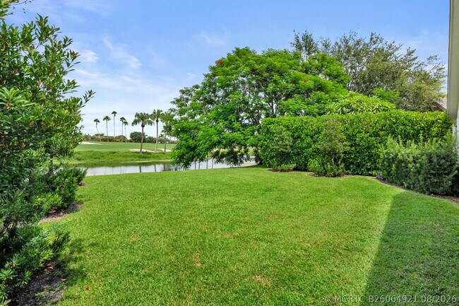Building Photo - 1839 S Club Dr