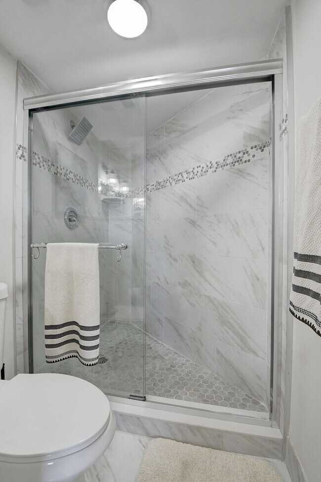 Building Photo - 600 Egret Cir