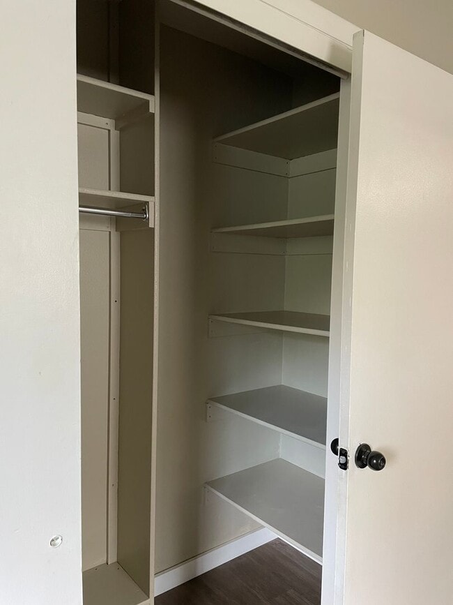 Building Photo - STUDENTS WELCOME! 5 Bedroom 3 Bathroom Single Family Home West Fort Collins