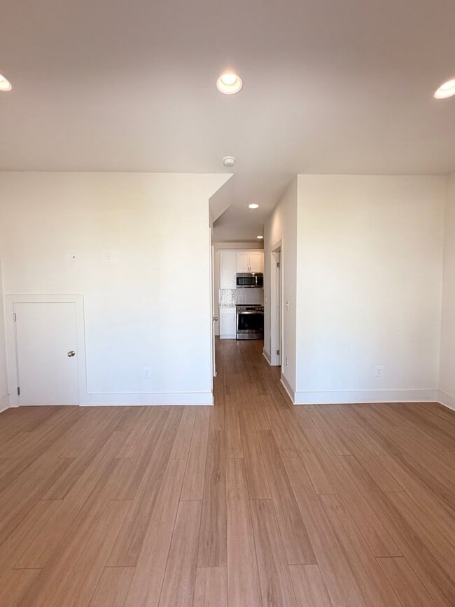Building Photo - 310 E Thach Ave