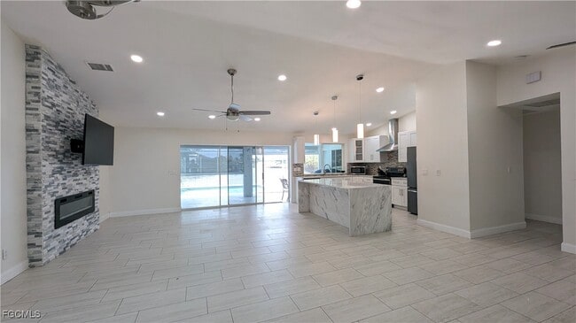 Building Photo - 1254 NW 37th Pl