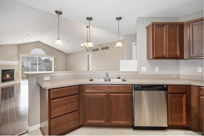 Building Photo - 24204 Alexa Dr