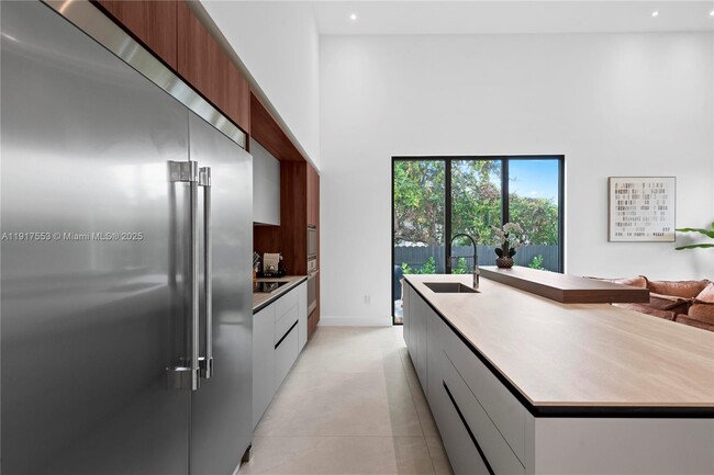 Building Photo - 1881 NE 196th Terrace