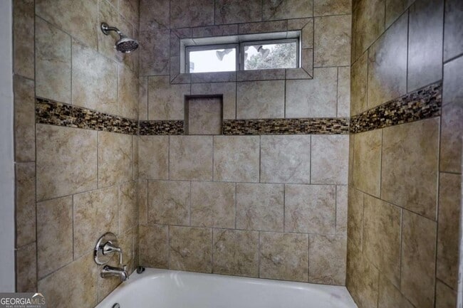 Building Photo - 2119 Briar Glen Ln SW