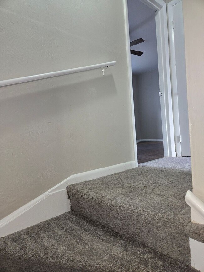 Building Photo - Move In Ready!!