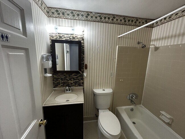 Building Photo - 3Br brick house with garage and finished b...