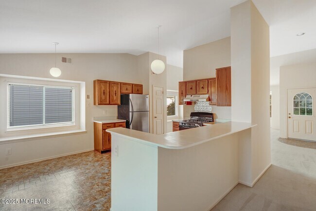 Building Photo - 405 Lexington Dr