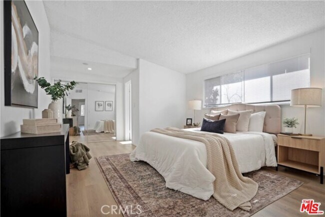 Building Photo - 18244 Jovan St