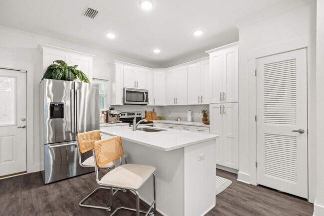 Building Photo - 338 N Sand Palm Rd