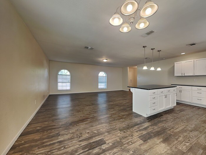 Building Photo - 908 Dunning Dr