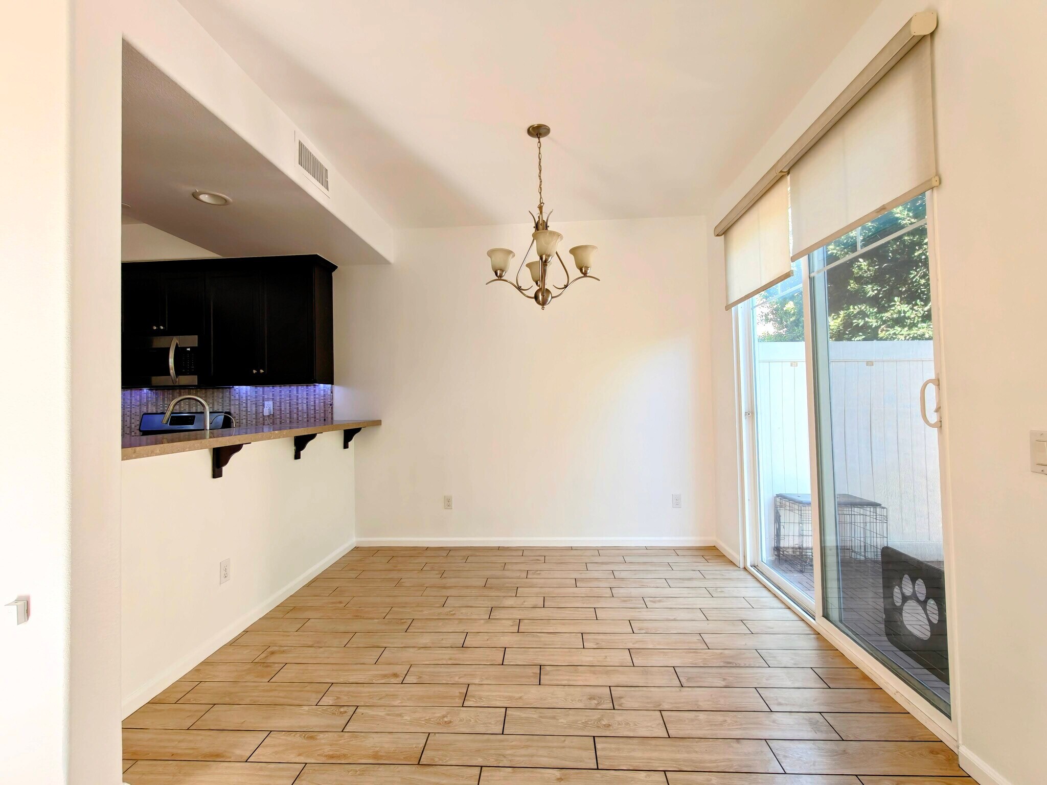 Dinning Room - 7600 N Courage Way