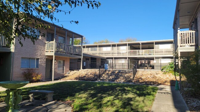 Building Photo - Balcones Heights 1 Bedroom Apartment Available Now