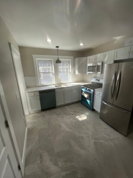 Building Photo - 41 Brimmer St