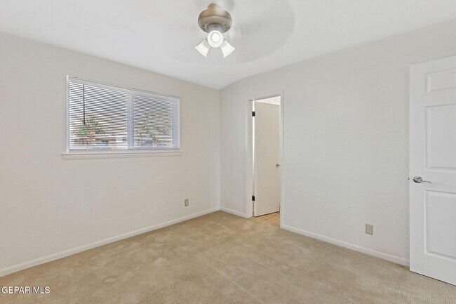 Building Photo - 10060 Kellogg St