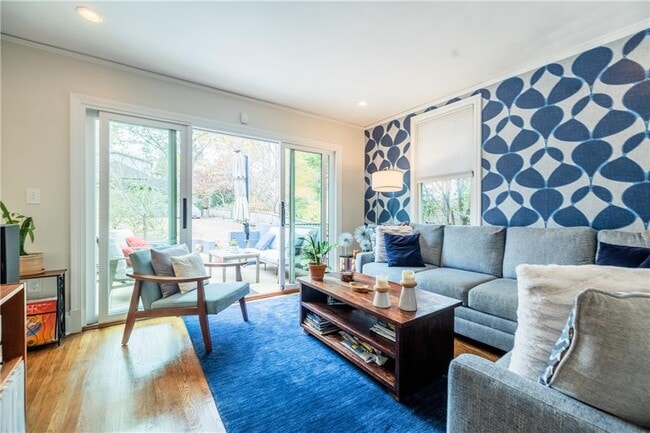 Building Photo - 360 8th St NE