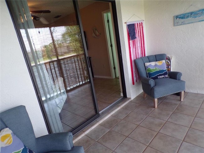 Building Photo - 4016 Oakview Dr