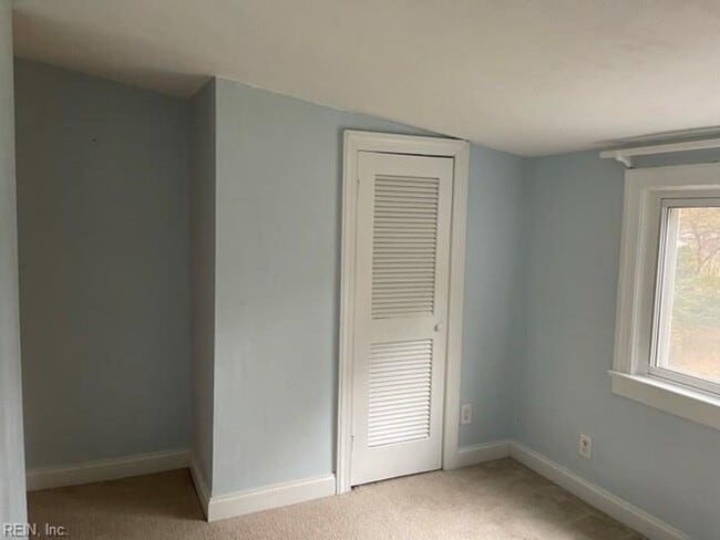 Building Photo - NORFOLK HOME W/LARGE FENCED YARD FOR RENT!