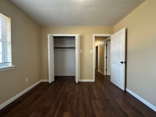 Building Photo - 3201 S 92nd St