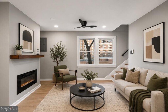 Building Photo - 1527 N Colonial Terrace