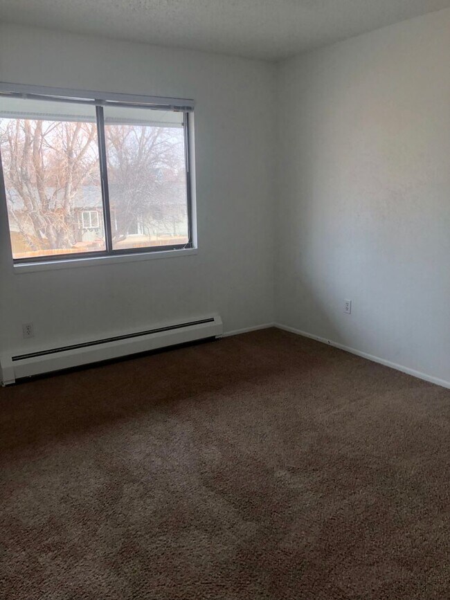 Building Photo - Affordable 3 Bed 2 Bath Condo, Attached Garage, on Quiet Street in Lafayette