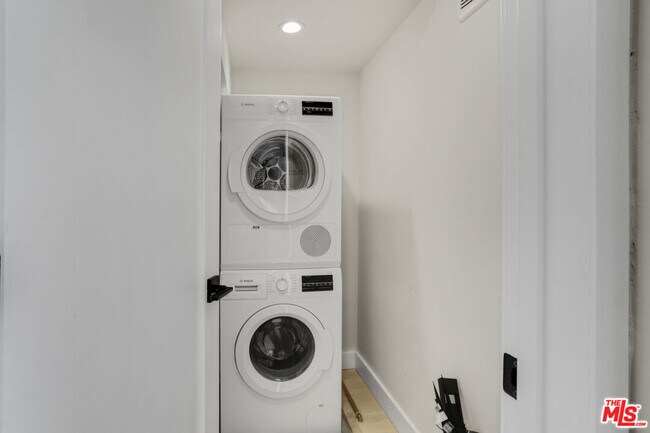 Building Photo - 1840 17th St