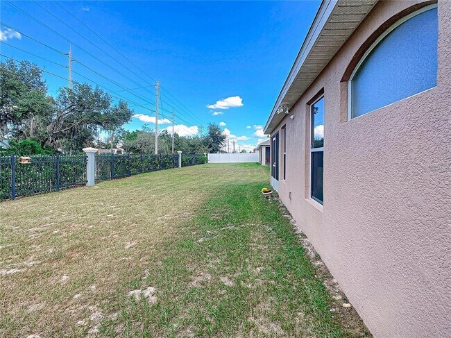 Building Photo - 2112 Bretton Ridge Blvd
