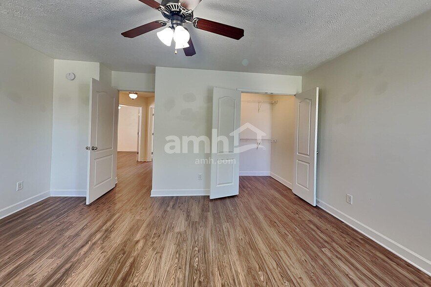 Building Photo - 1504 Beaconcrest Cir