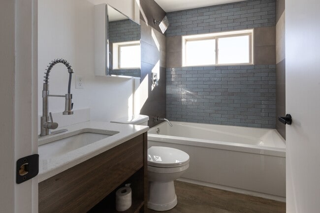 Building Photo - 546 Alaska Frontage Rd