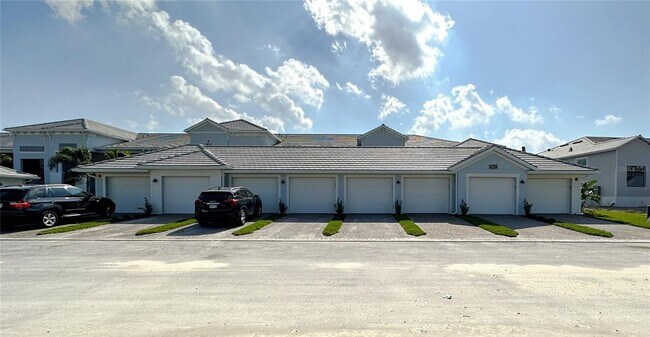 Building Photo - 14204 Heritage Landing Blvd