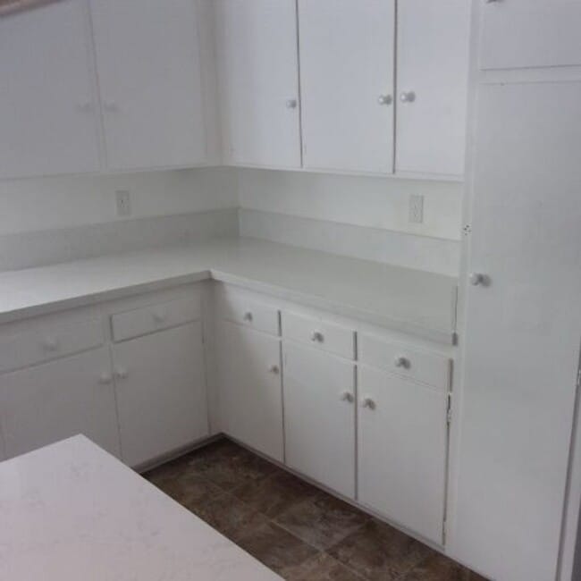 Building Photo - Spacious Private Home with Pool on Nearly Half an Acre