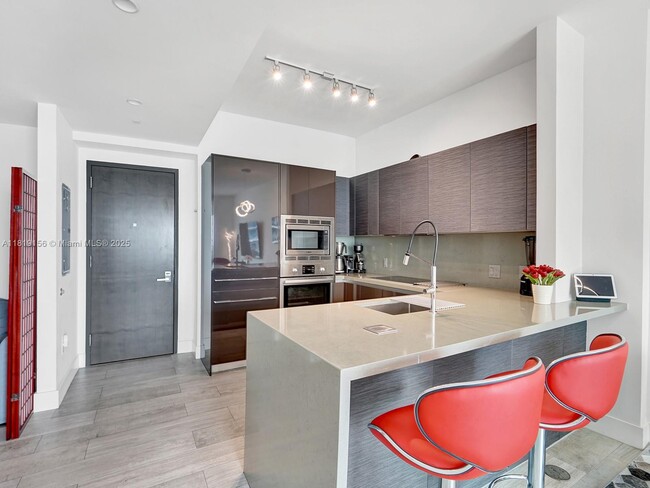 Building Photo - 1080 Brickell Ave