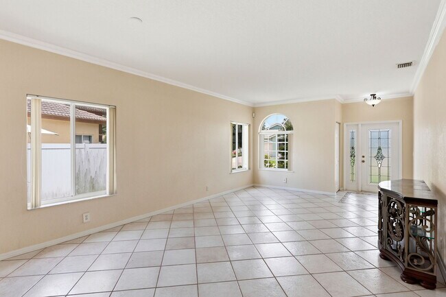Building Photo - 1343 SW 44th Terrace