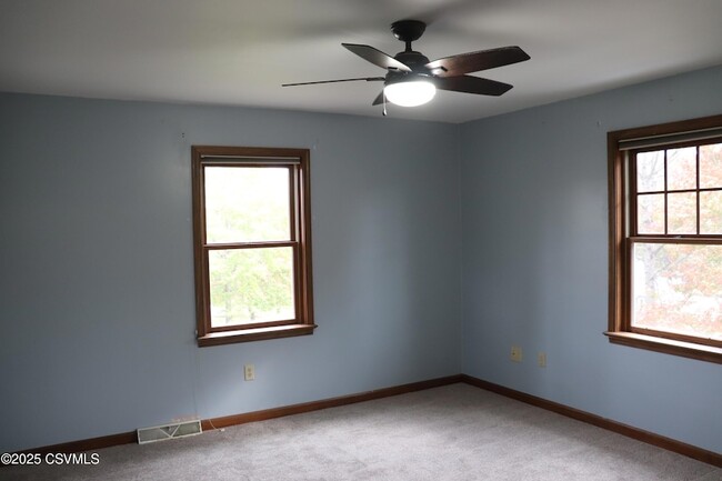 Building Photo - 108 Hawk Ridge Rd