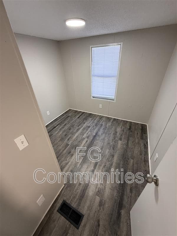 Building Photo - 3160 Dunn St