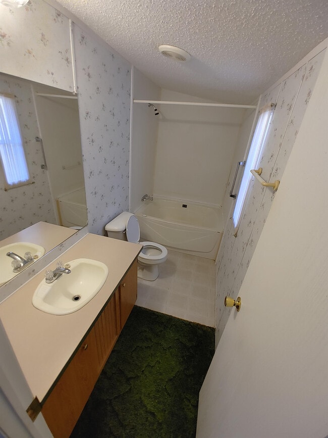 Building Photo - 218 Creektop Ct