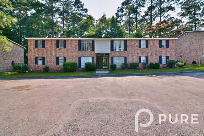 Primary Photo - 2915 Chatsworth Rd