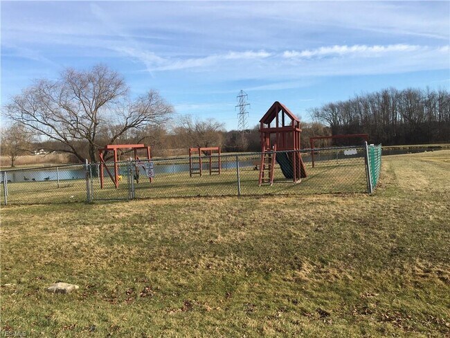 Building Photo - 2821 Mull Ave